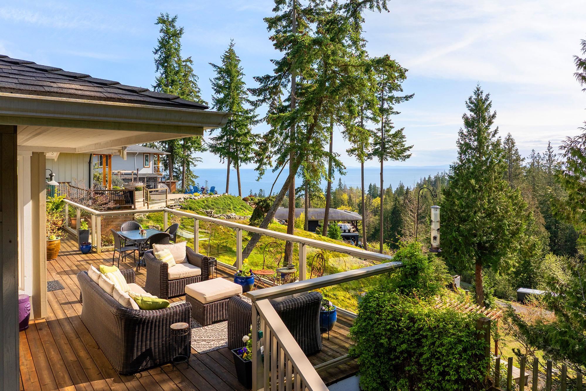 BOWEN ISLAND VIEWS