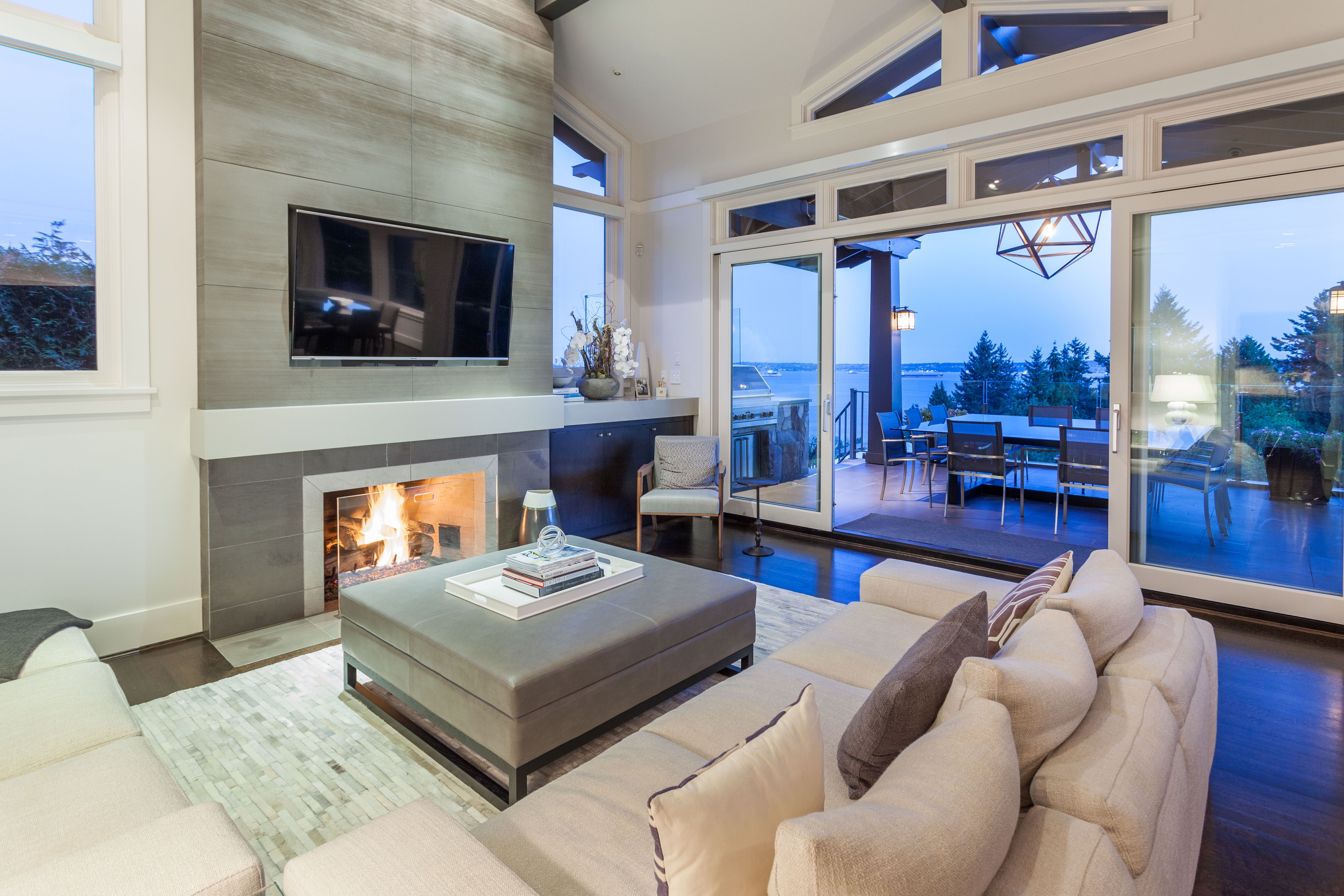3280 Thompson Crescent