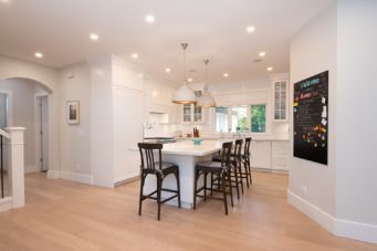 4529 Caulfeild Lane
