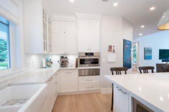 4529 Caulfeild Lane