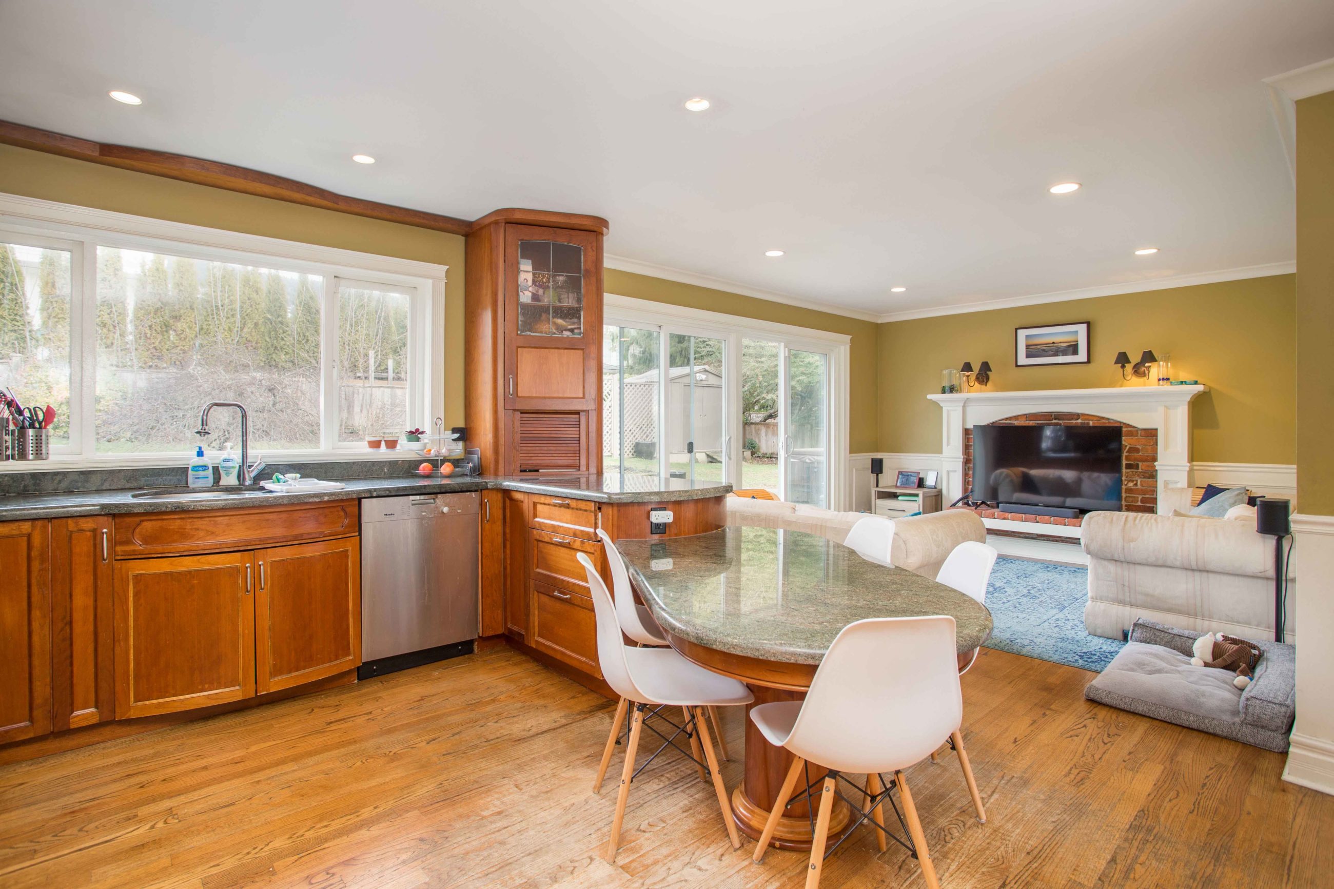 2015 Mathers Avenue
