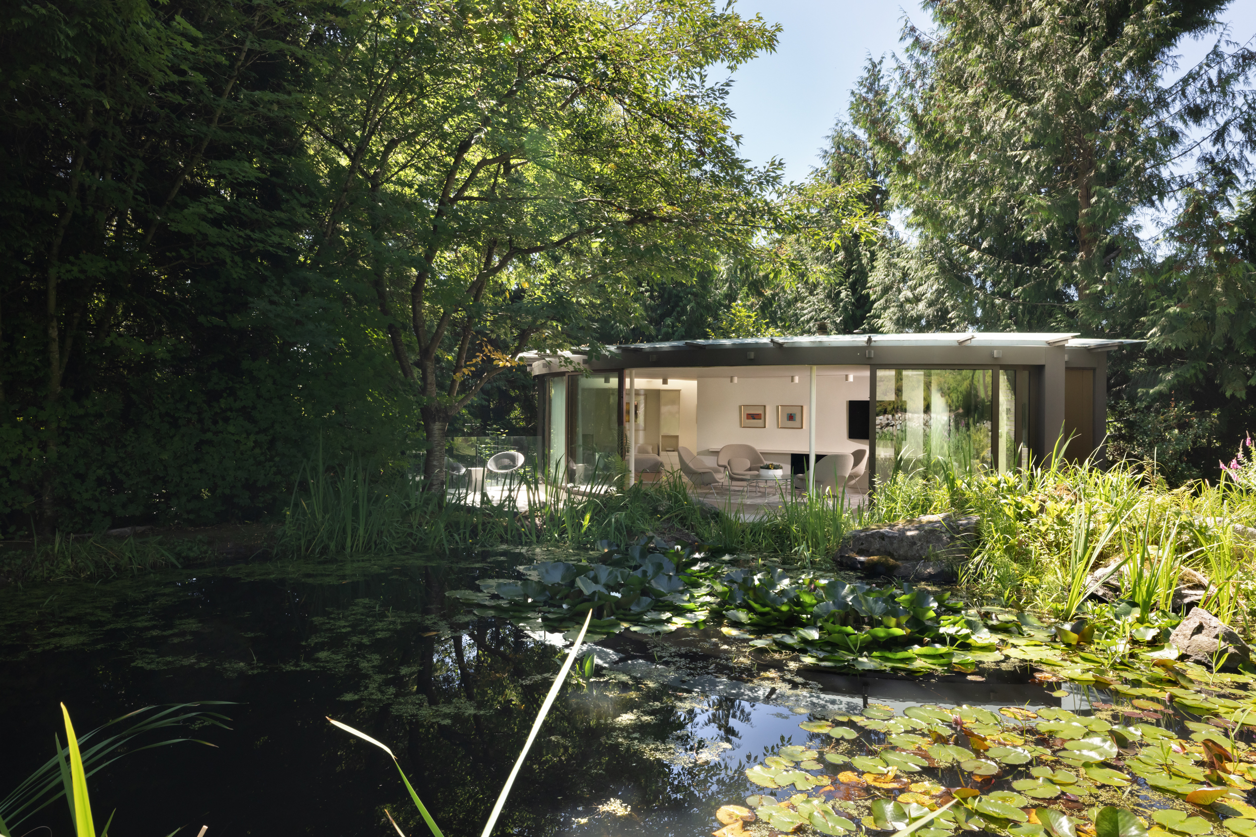 EPPICH HOUSE II - Iconic Arthur Erickson Home in the British Properties