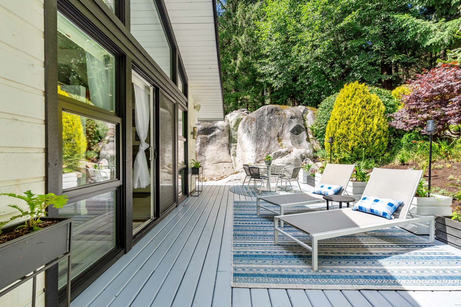 CAULFEILD PRIVATE OASIS