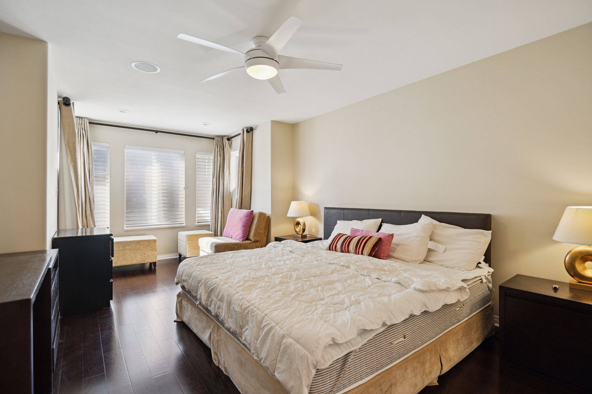 BEAUTIFULLY APPOINTED WEST VANCOUVER TOWNHOUSE