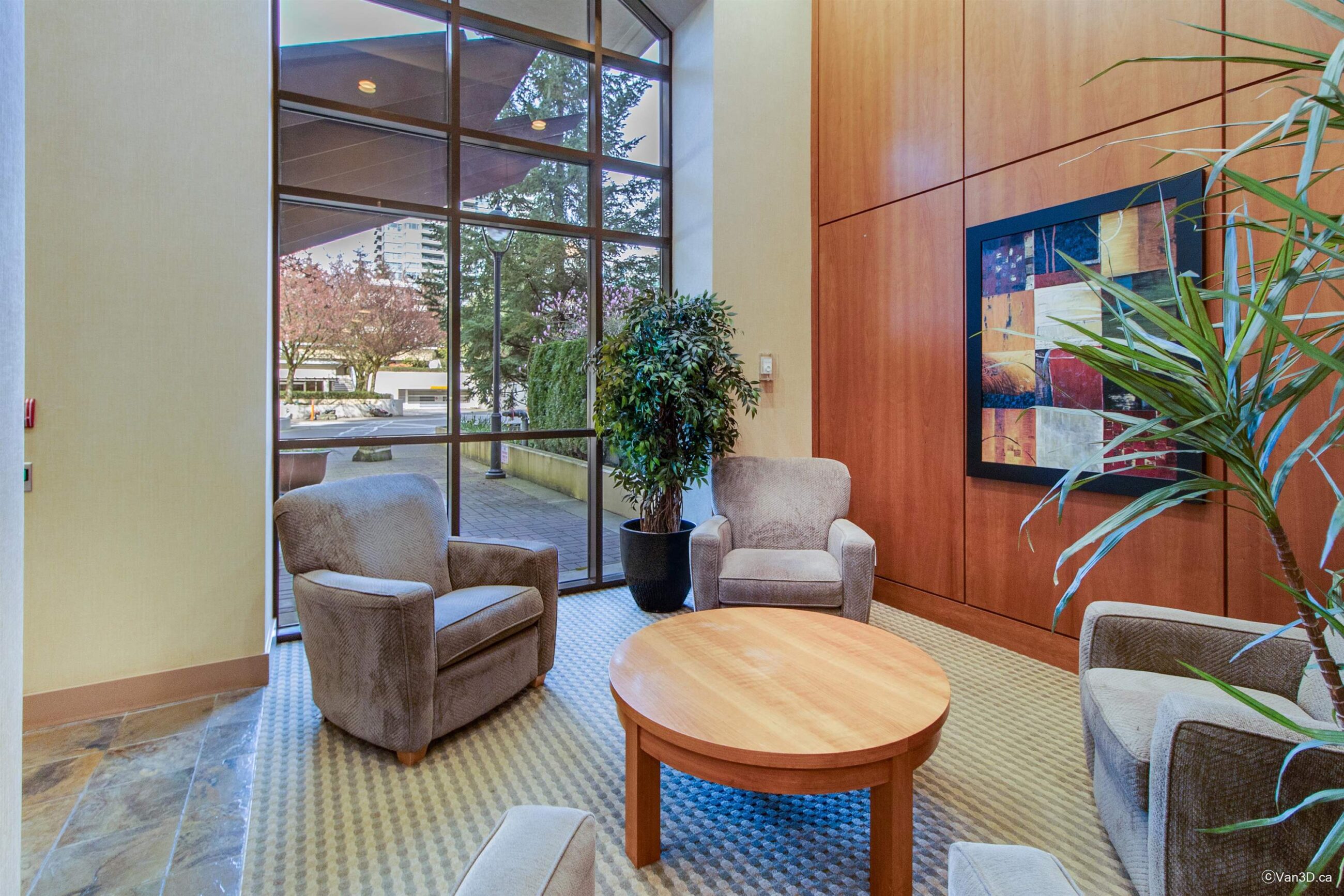 BIG BRIGHT BRENTWOOD CONDO