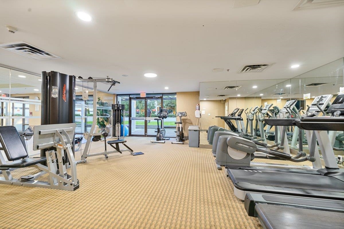 BIG BRIGHT BRENTWOOD CONDO