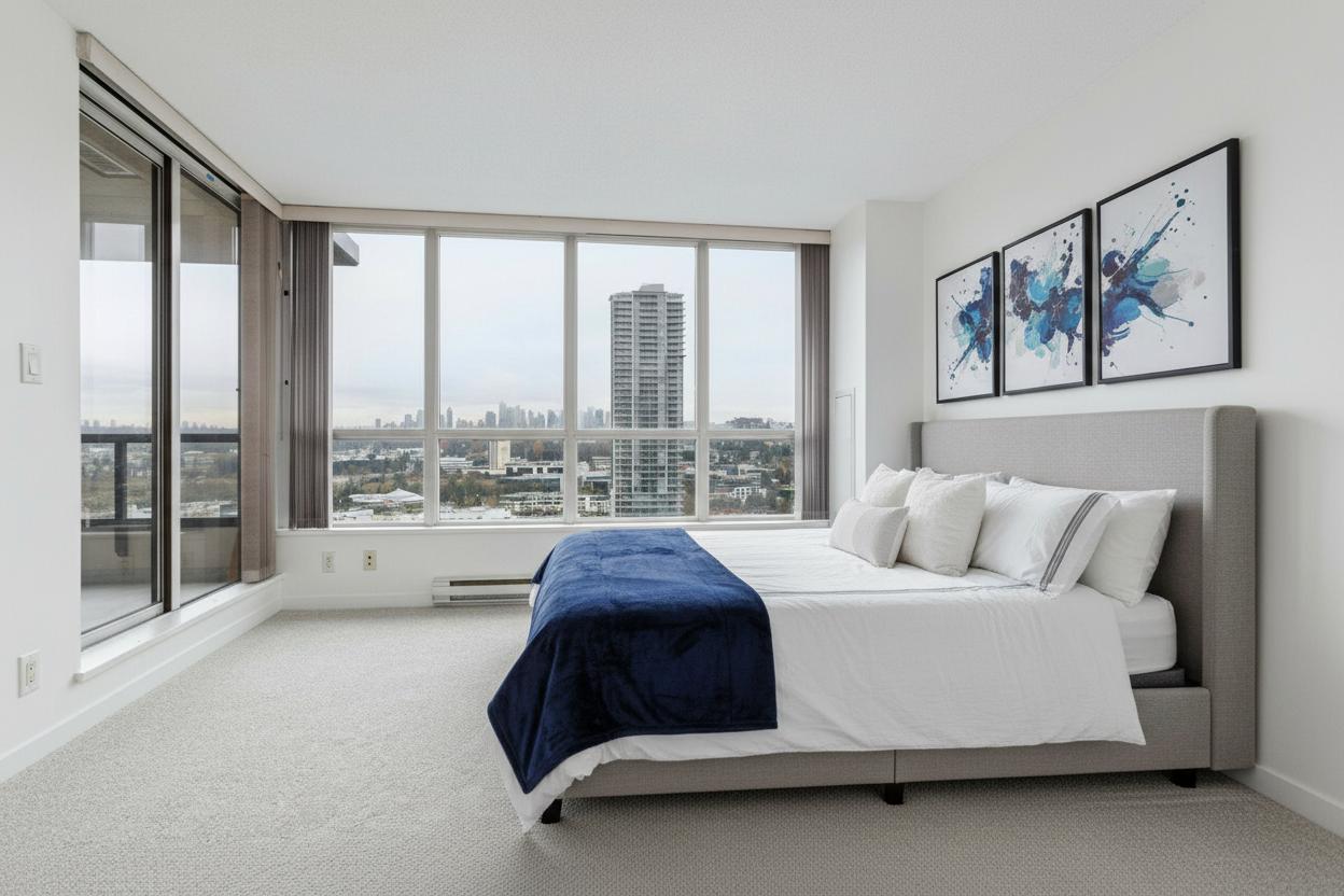 BIG BRIGHT BRENTWOOD CONDO