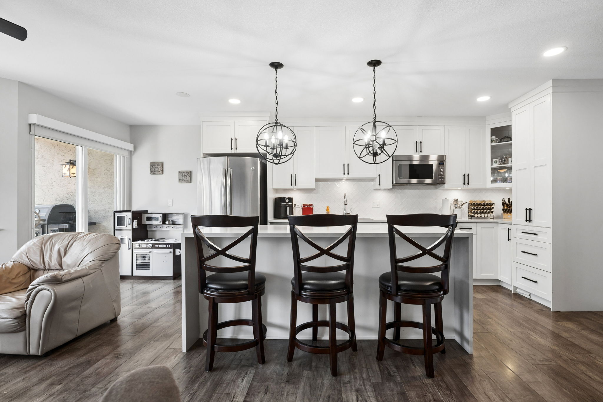 BRIGHT. SPACIOUS. TOWNHOME