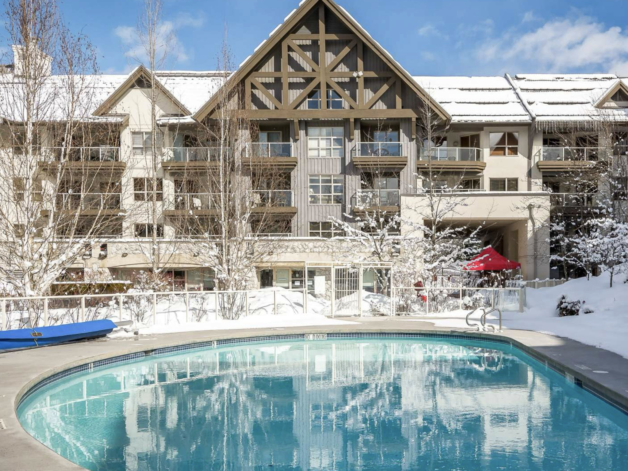 SKI IN / OUT WHISTLER CONDO