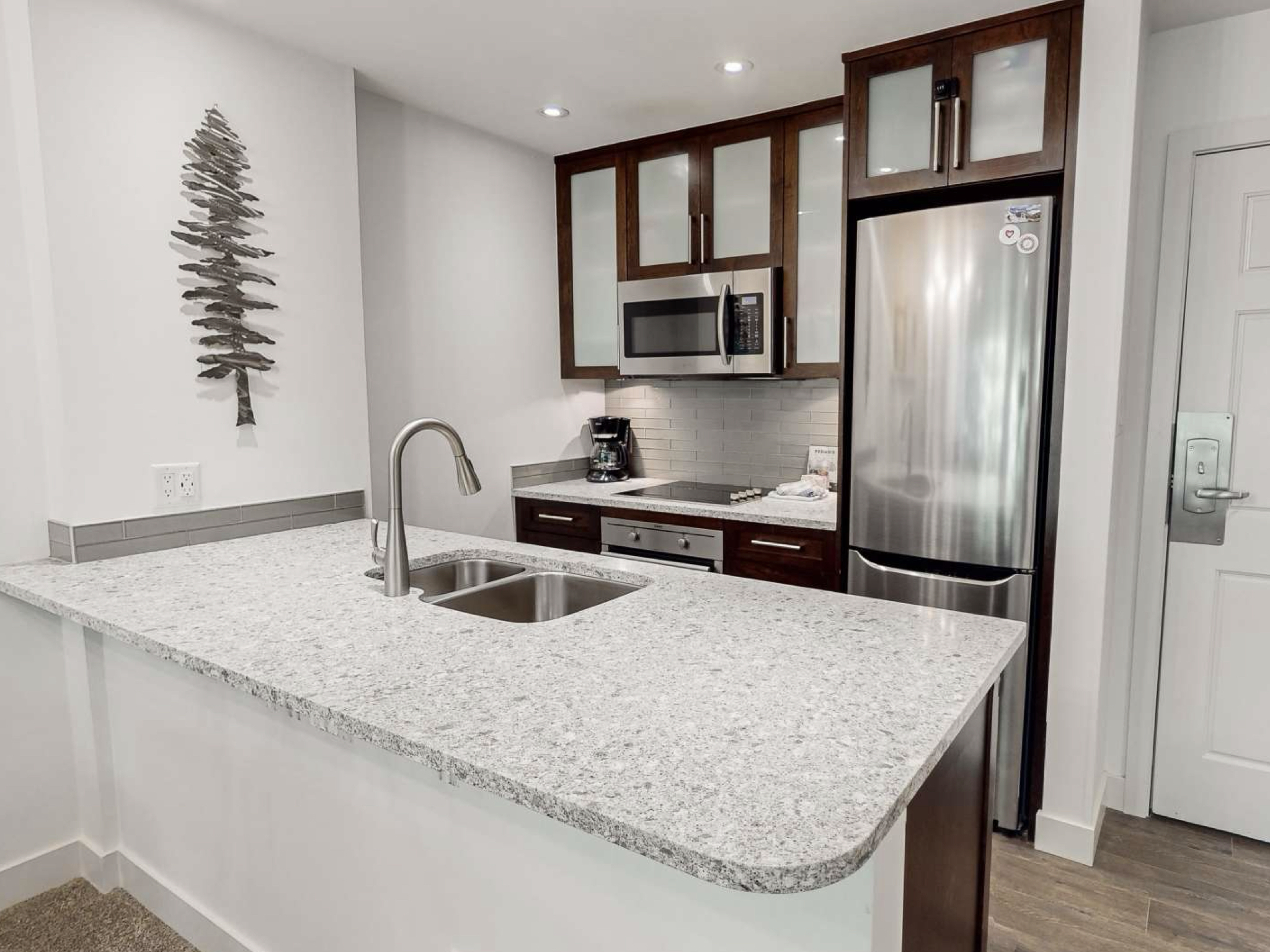 SKI IN / OUT WHISTLER CONDO