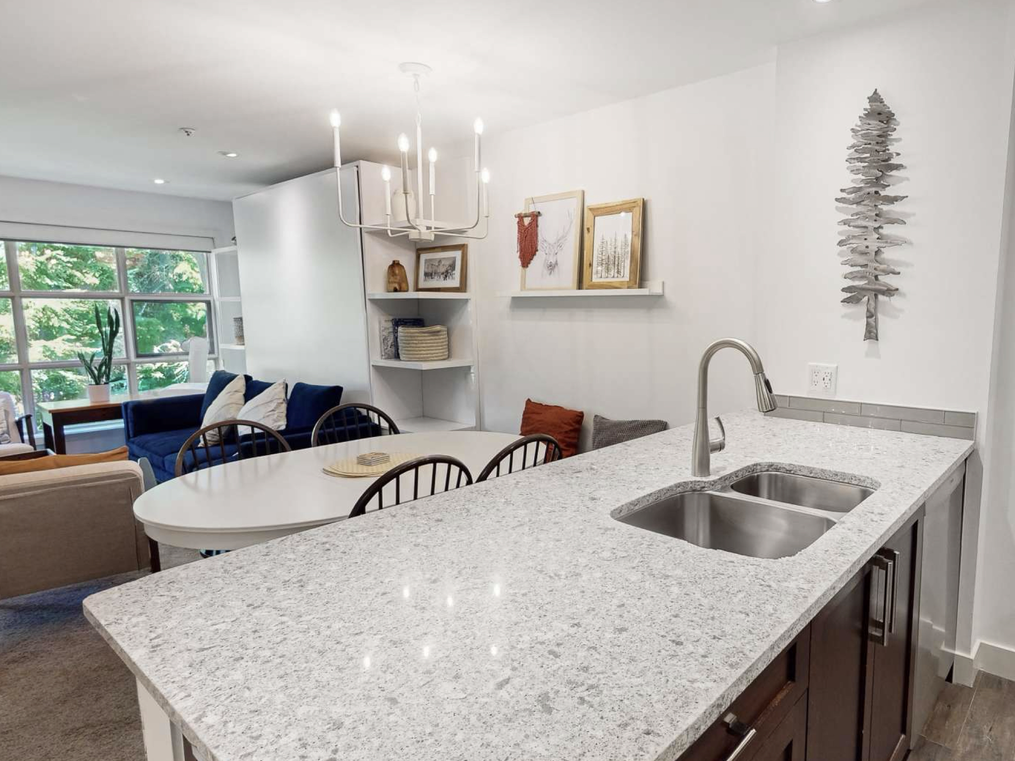 SKI IN / OUT WHISTLER CONDO