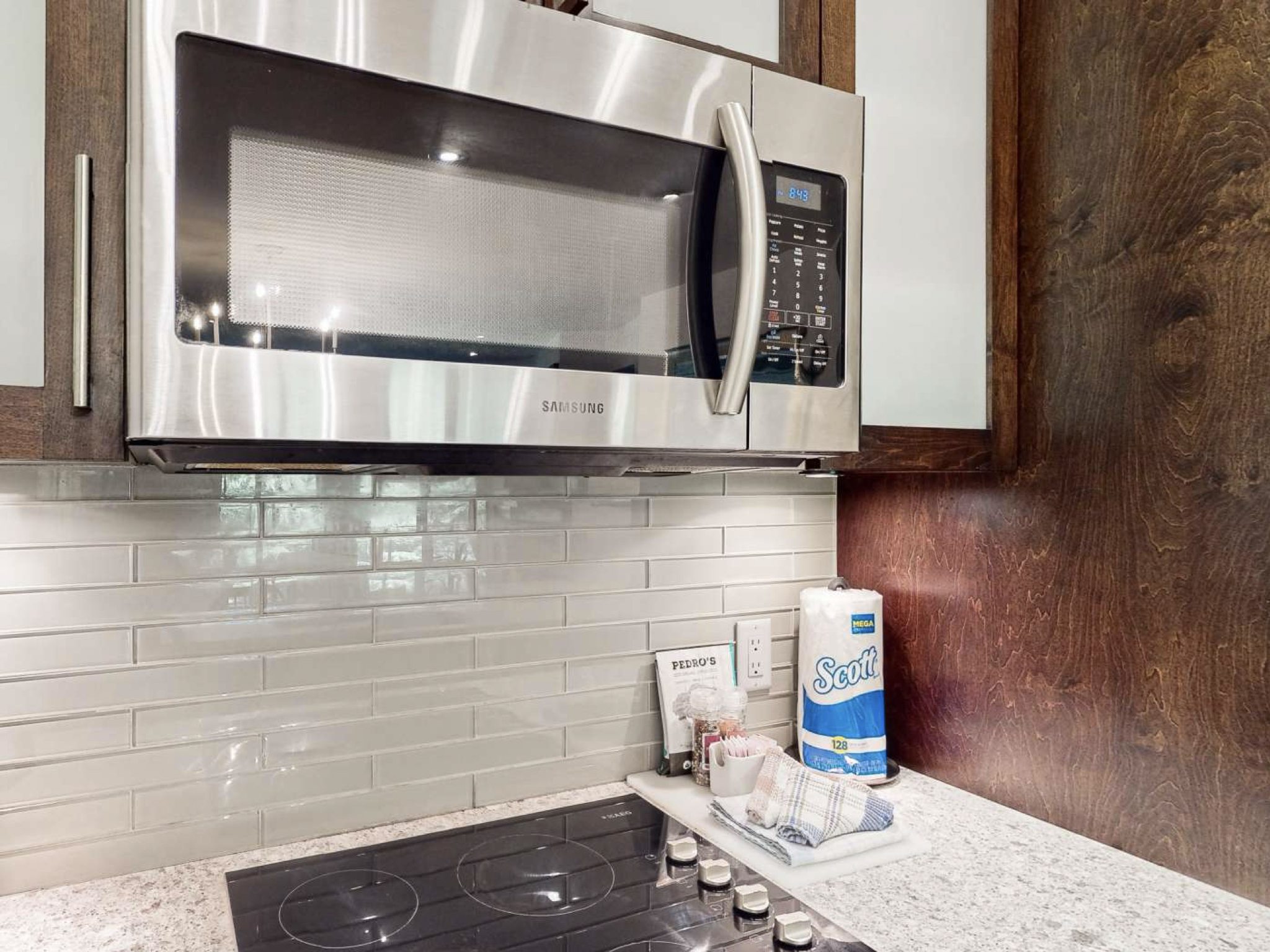 SKI IN / OUT WHISTLER CONDO