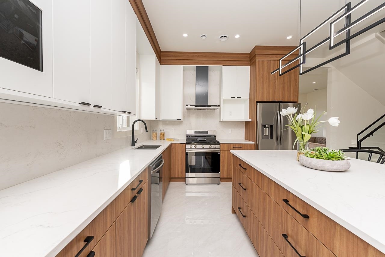 SULLIVAN HEIGHTS LUXURY